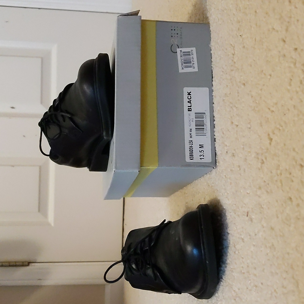 Boys Black Dress Shoes. Size 13.5. - Picture 3 of 3